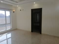 1 KANAL SLIGHTLY USED UPPER PORTION IS AVAILABLE FOR RENT ON TOP LOCATION OF WAPDA TOWN PHASE LAHORE