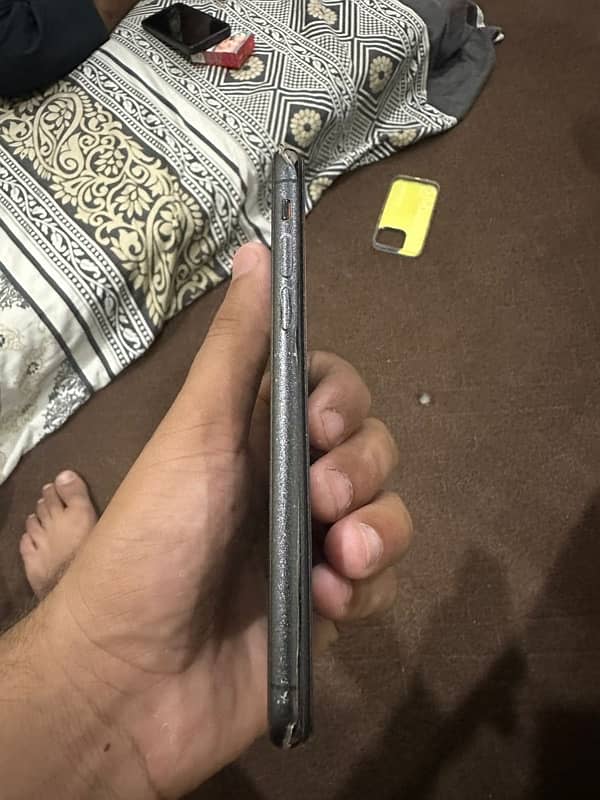 IPhone x pta black colour 4