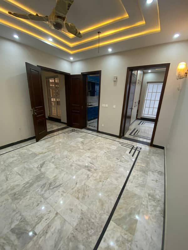 Ten Marla Non-Furnished Brand New Upper Portion Available For Rent In Bahria Town, Lahore. 1