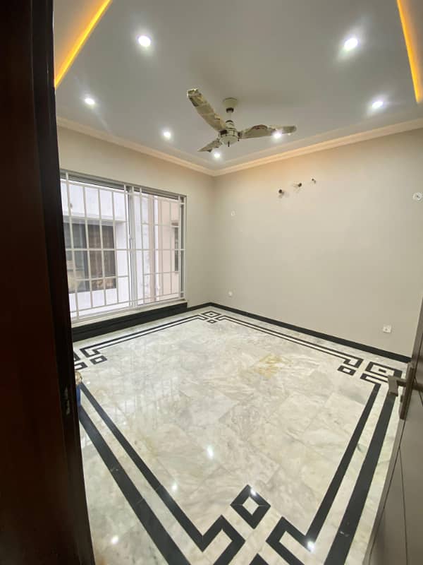 Ten Marla Non-Furnished Brand New Upper Portion Available For Rent In Bahria Town, Lahore. 5