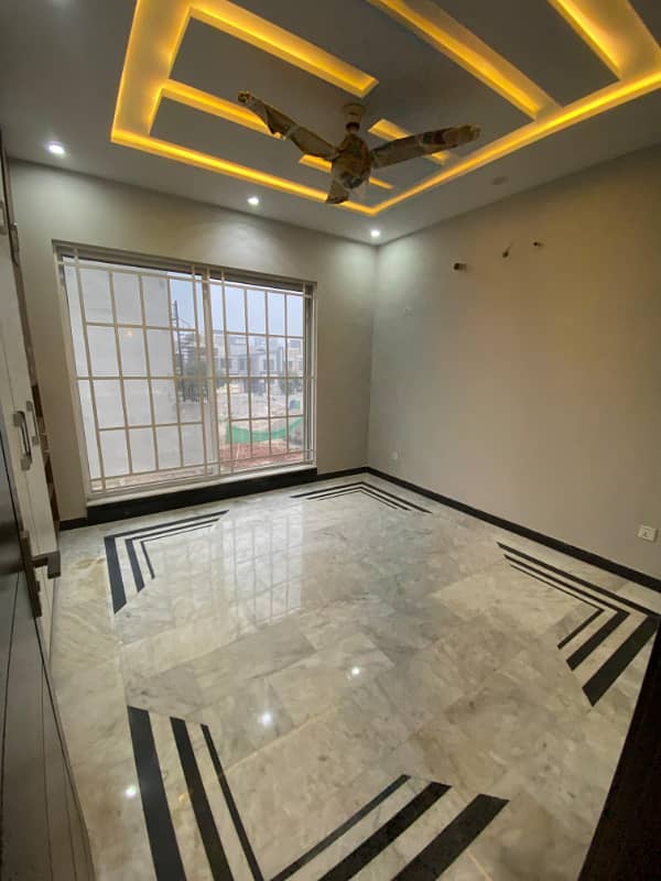 Ten Marla Non-Furnished Brand New Upper Portion Available For Rent In Bahria Town, Lahore. 6