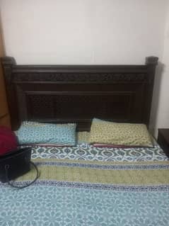 Full size bed set with side tables and dressjng