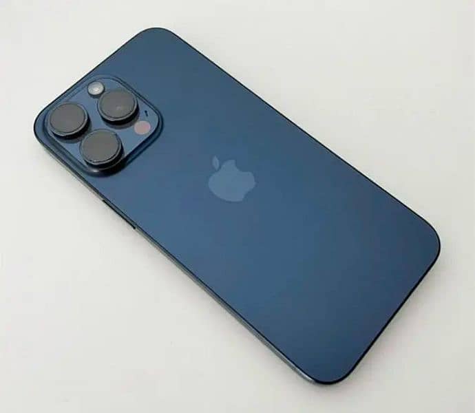 iphone 15 pro max Blue titanium 2