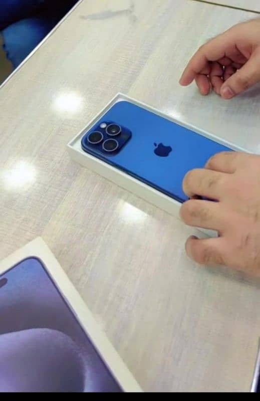 iphone 15 pro max Blue titanium 3