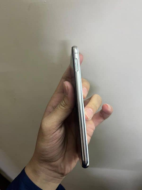 Samsung S10e non ptA flagship phone 5