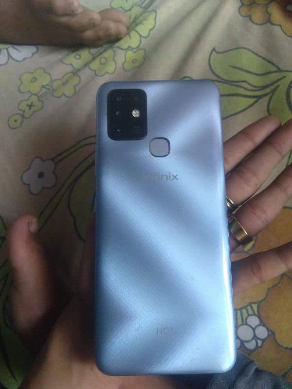 Infinix hot 10 with box and charger 5