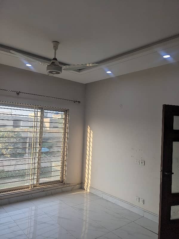 11 Marla Lavish Upper Portion For Rent 9