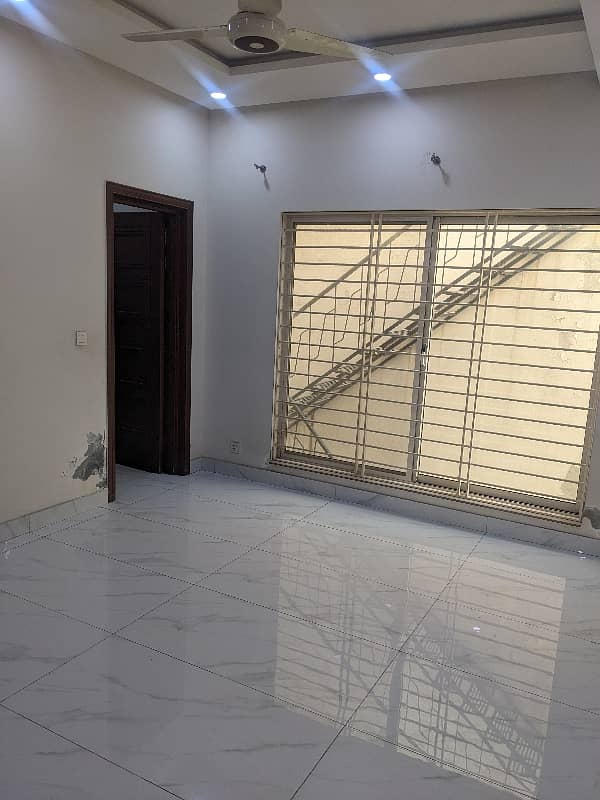 11 Marla Lavish Upper Portion For Rent 10