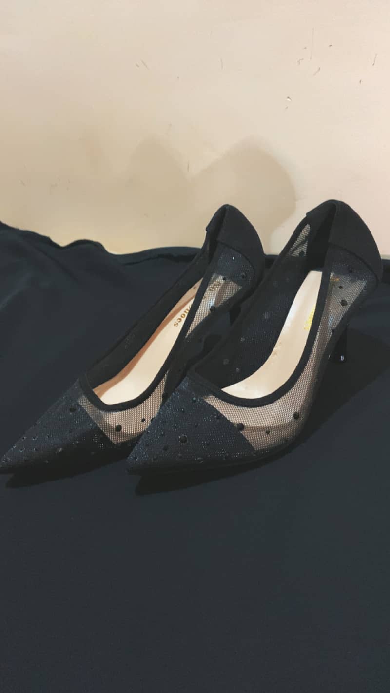 Black heels new condition 0