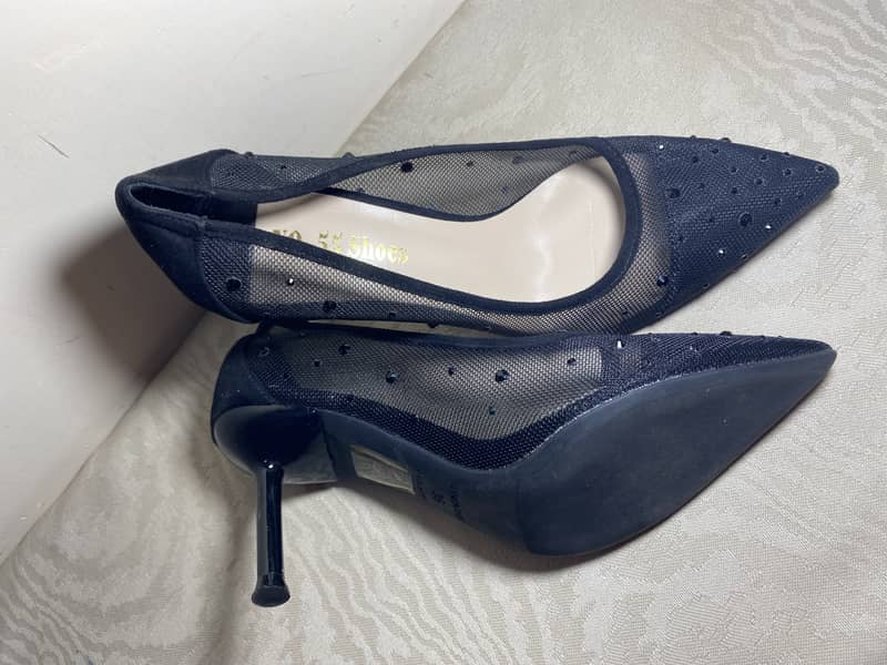 Black heels new condition 5