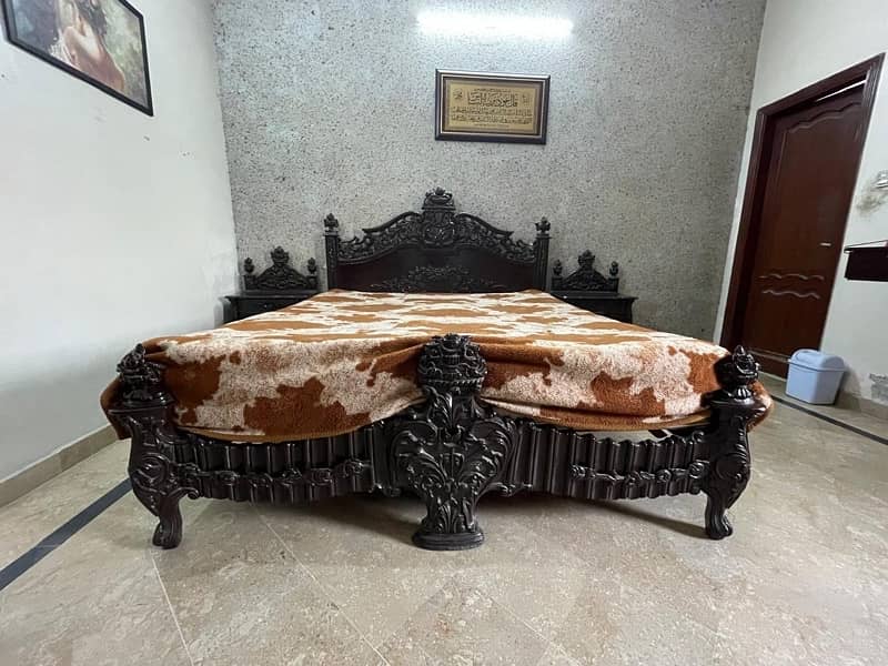 Chinyoti wooden bed 0