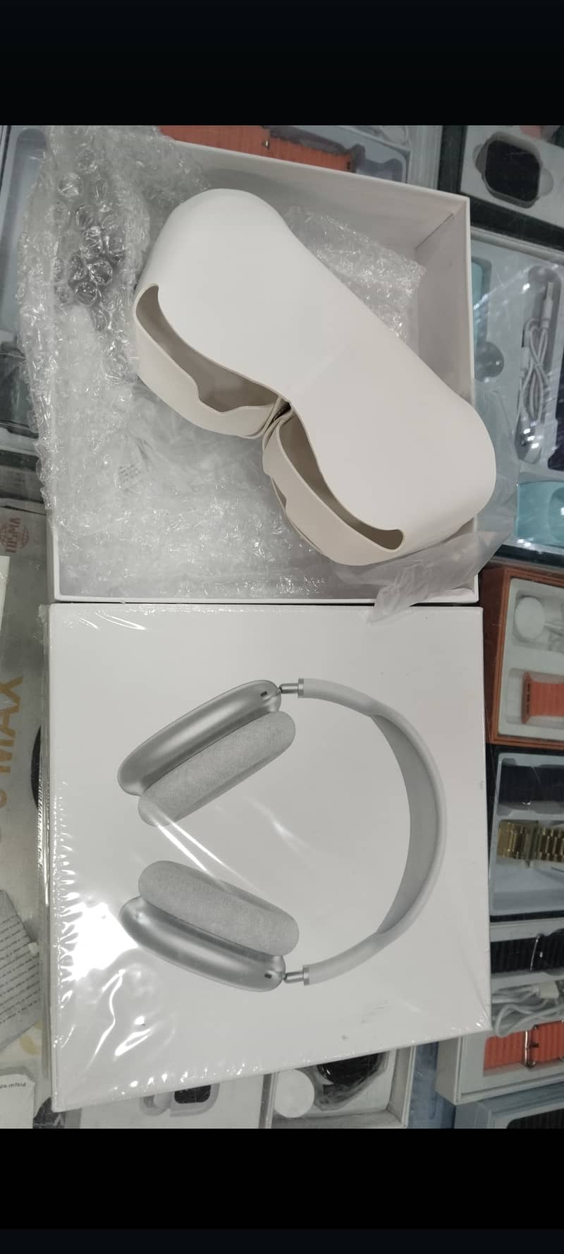 Airpods Max with smart case headphones 2