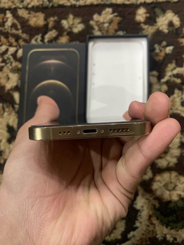 IPhone 12 Pro 256gb dual pta approved 10/10 rare 4