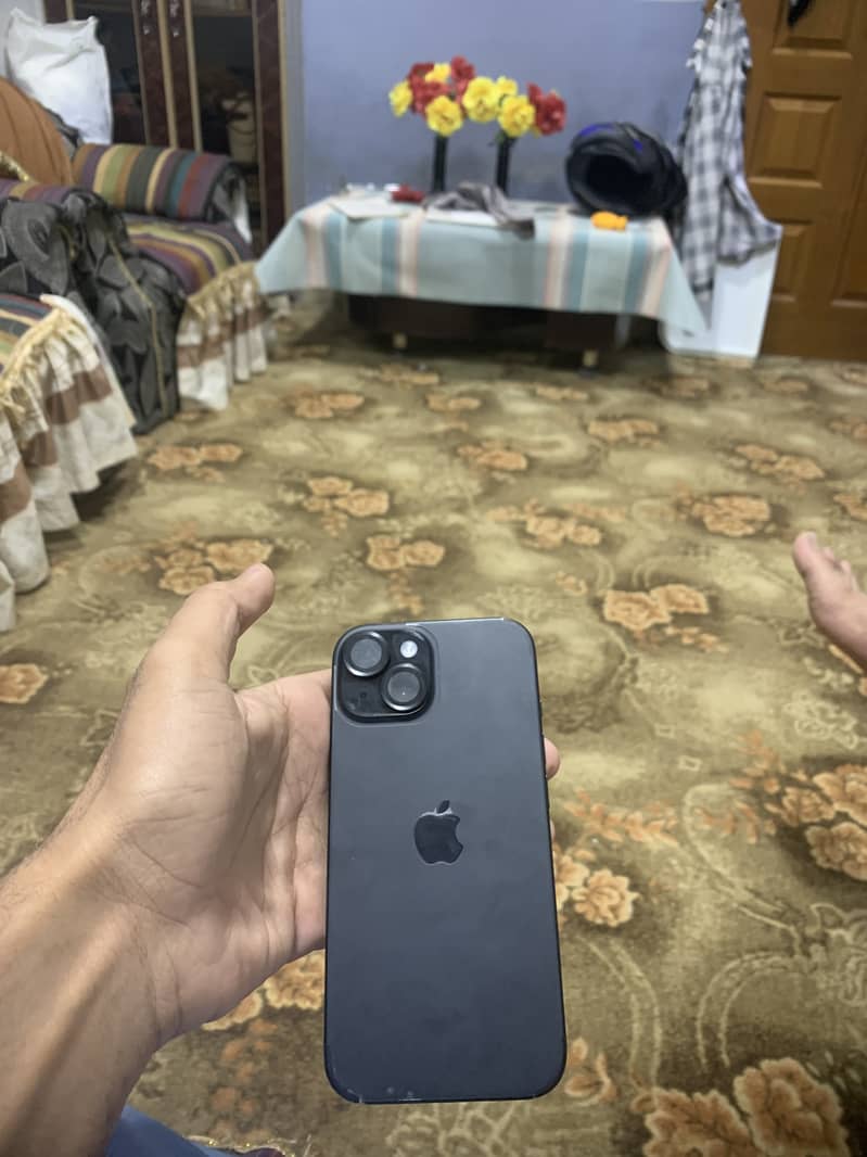 Apple iPhone 15 3