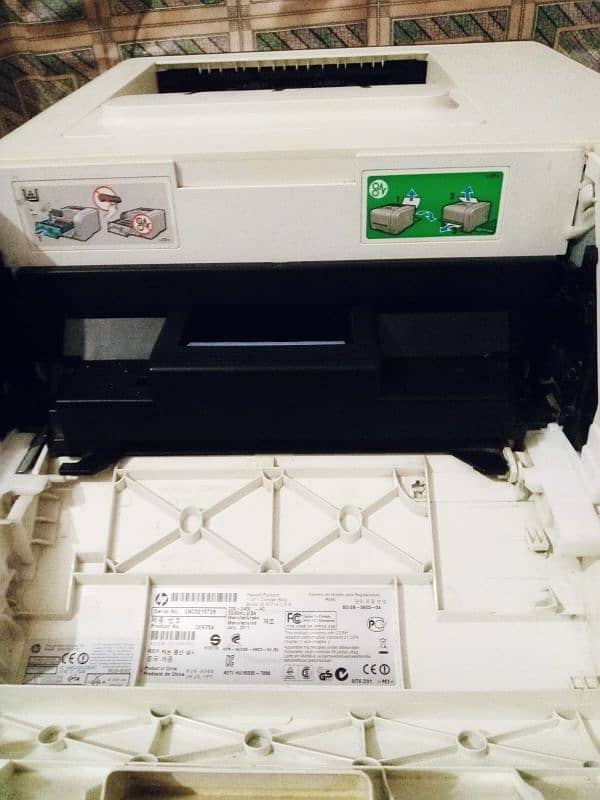 HP laser jet CP1525nw color 6