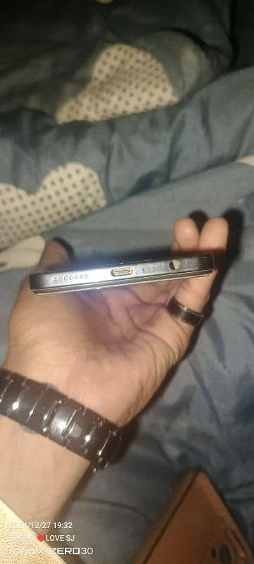 tecno camon 19 box hia charger no condition 10/8 3