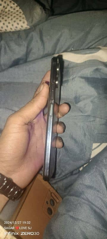 tecno camon 19 box hia charger no condition 10/8 4