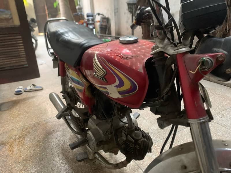 HONDA CD 70 2015 MODEL GOOD CONDITION 7