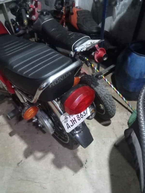 Honda CG 125 sari bike thk h koi km ni hone wala 0