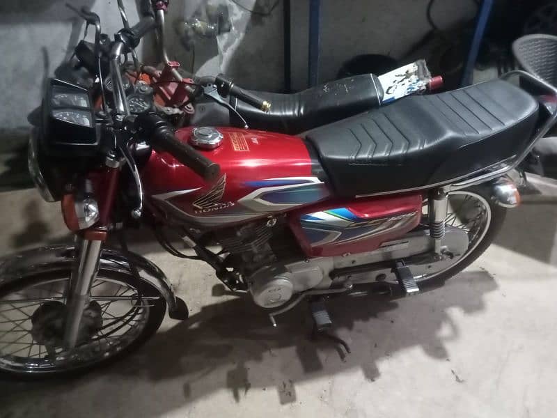 Honda CG 125 sari bike thk h koi km ni hone wala 3