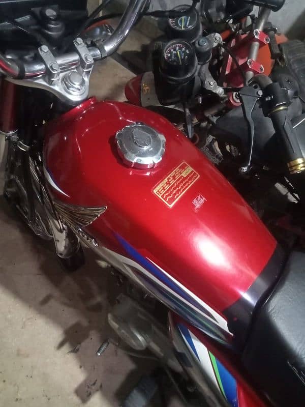 Honda CG 125 sari bike thk h koi km ni hone wala 5