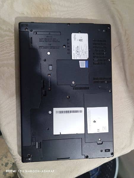 Fujitsu LifeBook 746 1