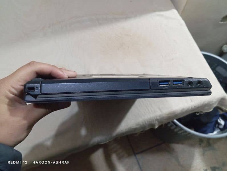 Fujitsu LifeBook 746 7