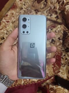 oneplus 9 pro 10/10  one green line