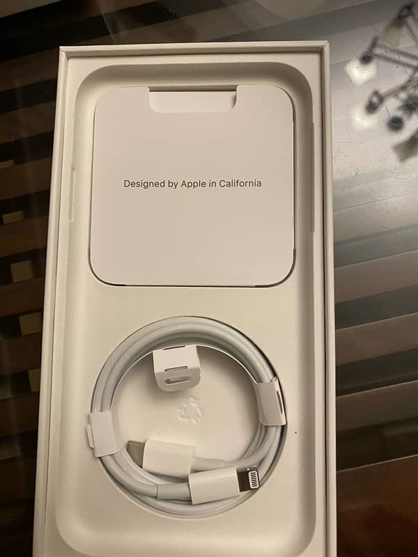 iPhone 11 pta approved 64GB with complete box 3