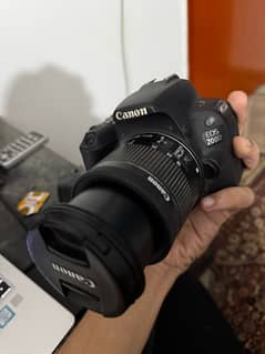 Canon 200d With 18-55mm Kit Lense