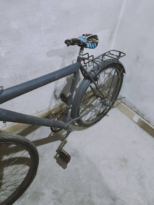 bicycle for sale good condition only front brake breaked 0