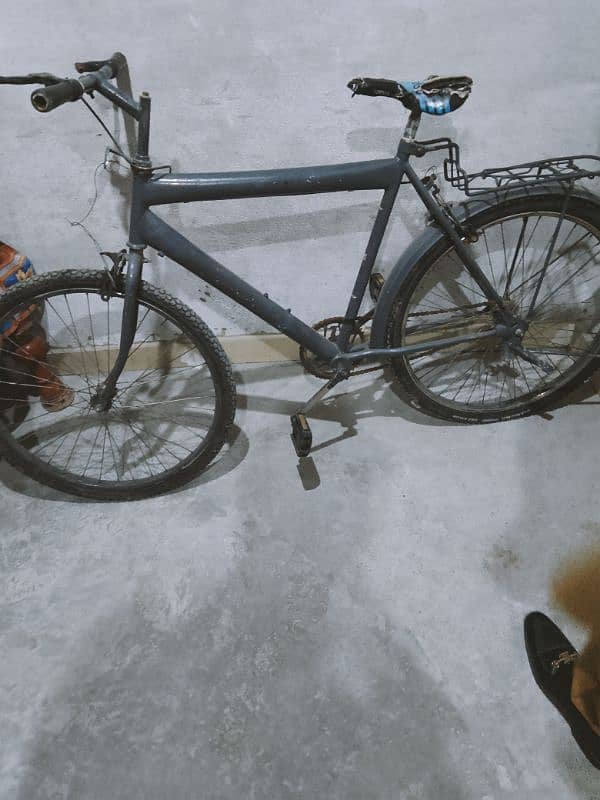 bicycle for sale good condition only front brake breaked 3