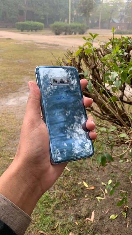 Samsung S10e gaming phone 2