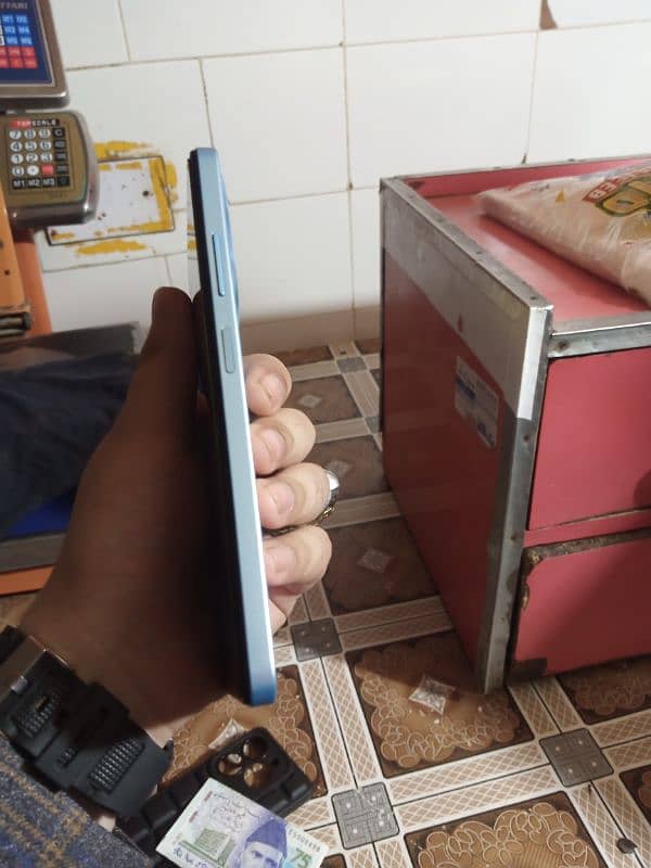 infinix smart 8 pro 4/128 2