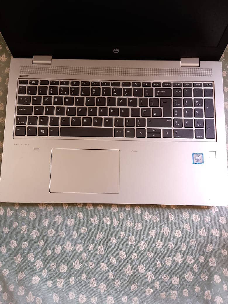 HP CORE I5 8 GENERATION 250 GB SSD 8GB RAM 9