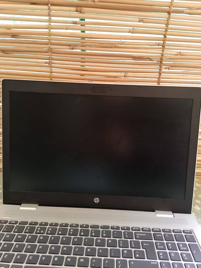 HP CORE I5 8 GENERATION 250 GB SSD 8GB RAM 10