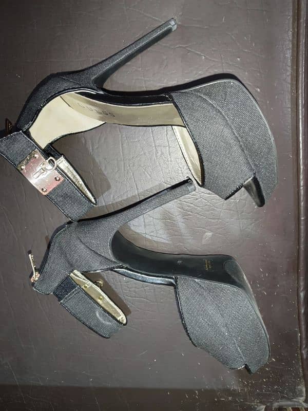 Guess Heels 1