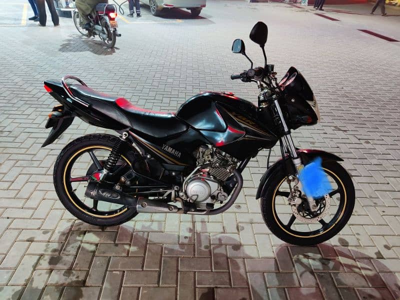 Yamaha ybr 125 2021 black 1