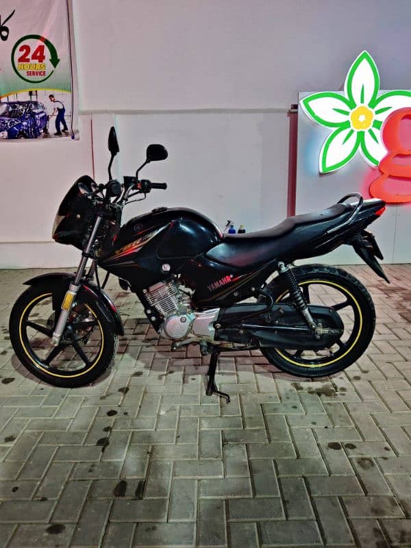 Yamaha ybr 125 2021 black 2