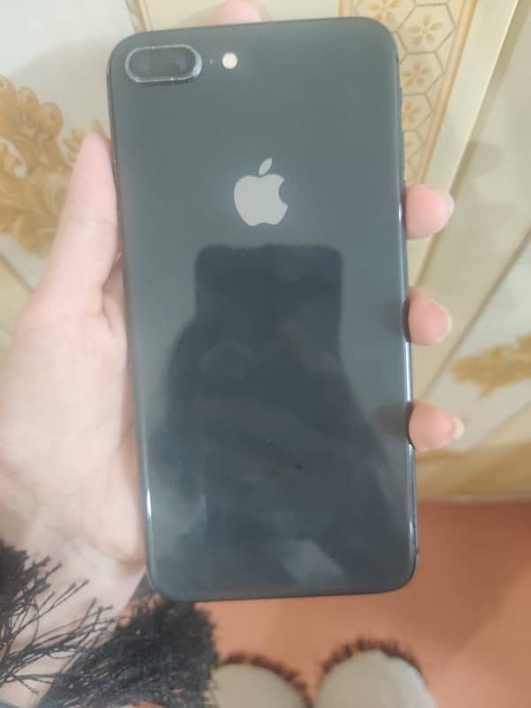 iPhone 8 Plus 2