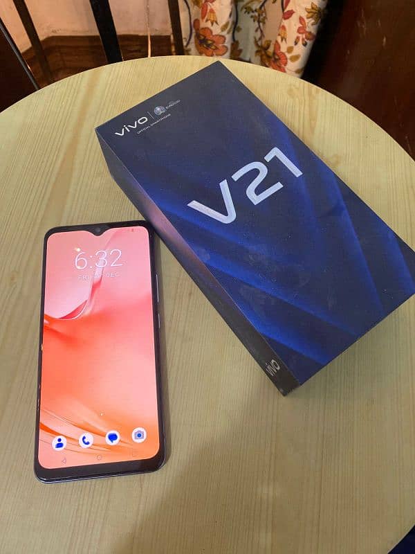 Vivo V21 4