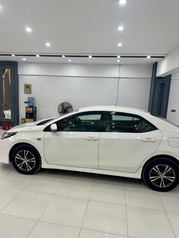 Toyota Corolla Altis 2021 4