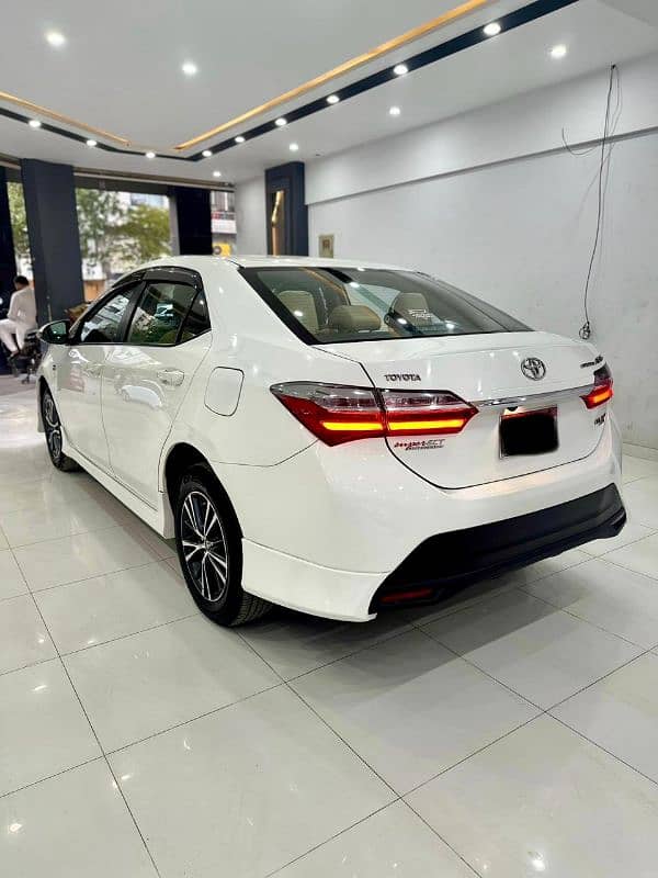 Toyota Corolla Altis 2021 5