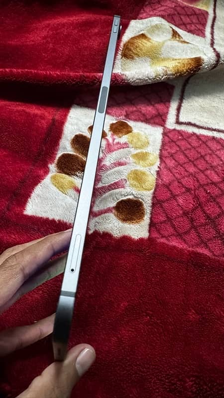 ipad pro 2018 256GB sim version 4