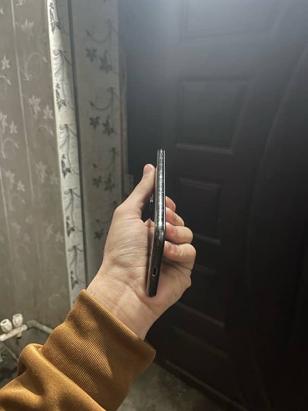 iPhone X 64 gb pta proved  health 86 1