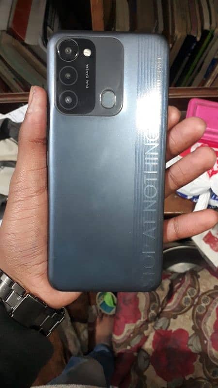 Tecno spark 8c in good condition for sale only in 16999 PKR. 4