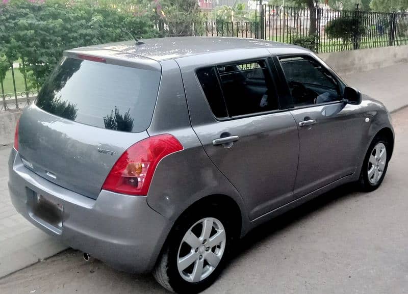 Suzuki Swift DLX manual low mileage car 3