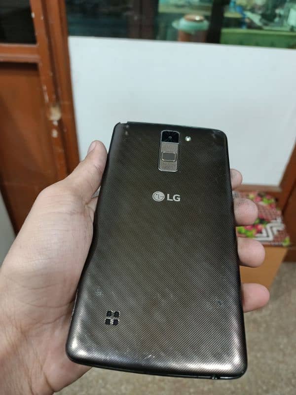 LG Stylo 2 Plus (7.0 Android) 2