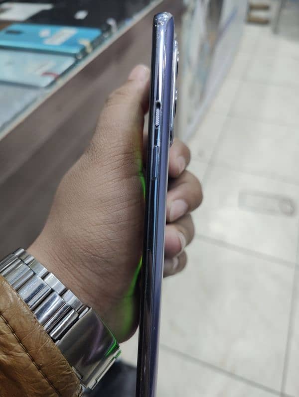 OnePlus 9 12/256GB - Green Line & Glass Broke 1