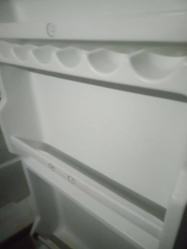 dawlance mini fridge 3